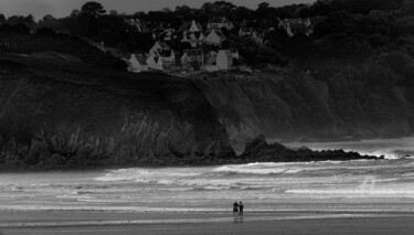 Au pied de la falaise